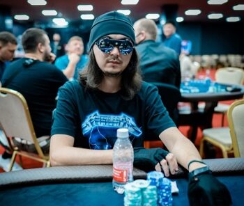 Стримы на Twitch : Легенды российского покера